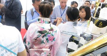 Giáo sư đại học Liege (Bỉ) Bất ngờ khi bắt gặp Tỏi đen Linh Đan